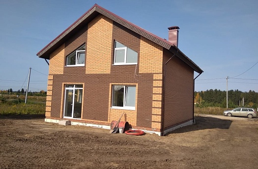 Дом в микрорайоне "Яркий"